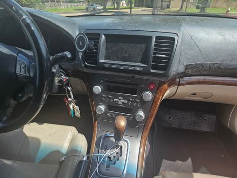 Used 2009 Subaru Outback 3.0R Limited image 6