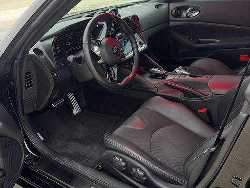 Used 2024 Nissan Z Performance w/ Floor Mat Package image 10