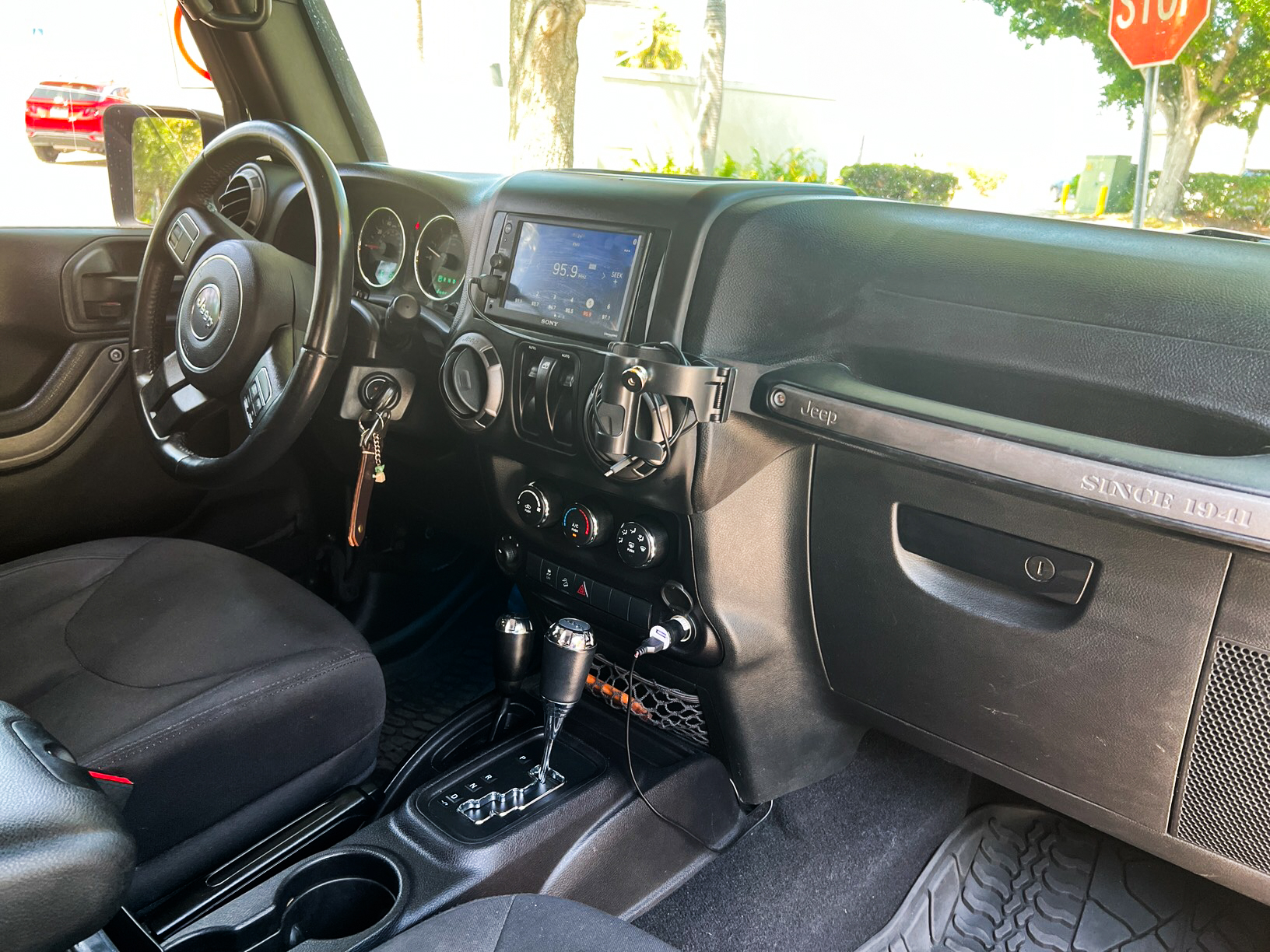 Used 2015 Jeep Wrangler Sport w/ Quick Order Package 24S AWD/4WD image 5