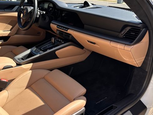 Used 2022 Porsche 911 Carrera image 9