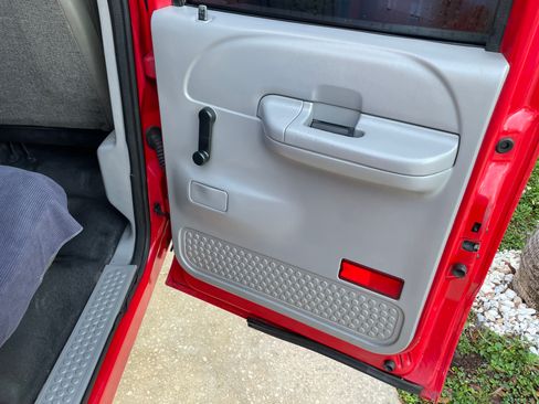 Used 2003 Ford F250 XL image 16