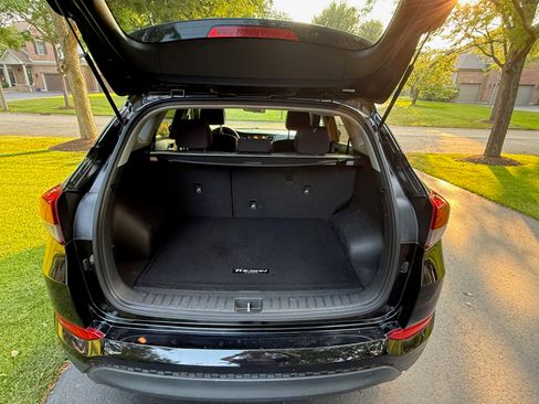 Used 2017 Hyundai Tucson SE w/ Cargo Package FWD image 6