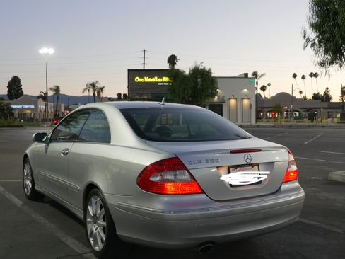 Used 2007 Mercedes-Benz CLK 350 Coupe image 3