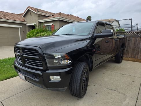 Used 2016 RAM 2500 Big Horn w/ Black Appearance Group image 4