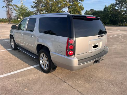 Used 2014 GMC Yukon XL Denali AWD/4WD image 6