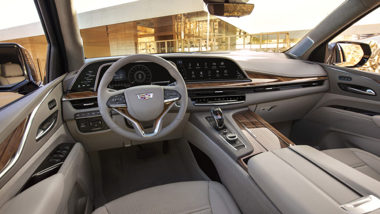 Used 2021 Cadillac Escalade ESV Sport Platinum w/ Heavy-Duty Trailer Package AWD/4WD image 11