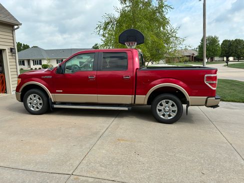 Used 2012 Ford F150 Lariat w/ Lariat Chrome Pkg image 2