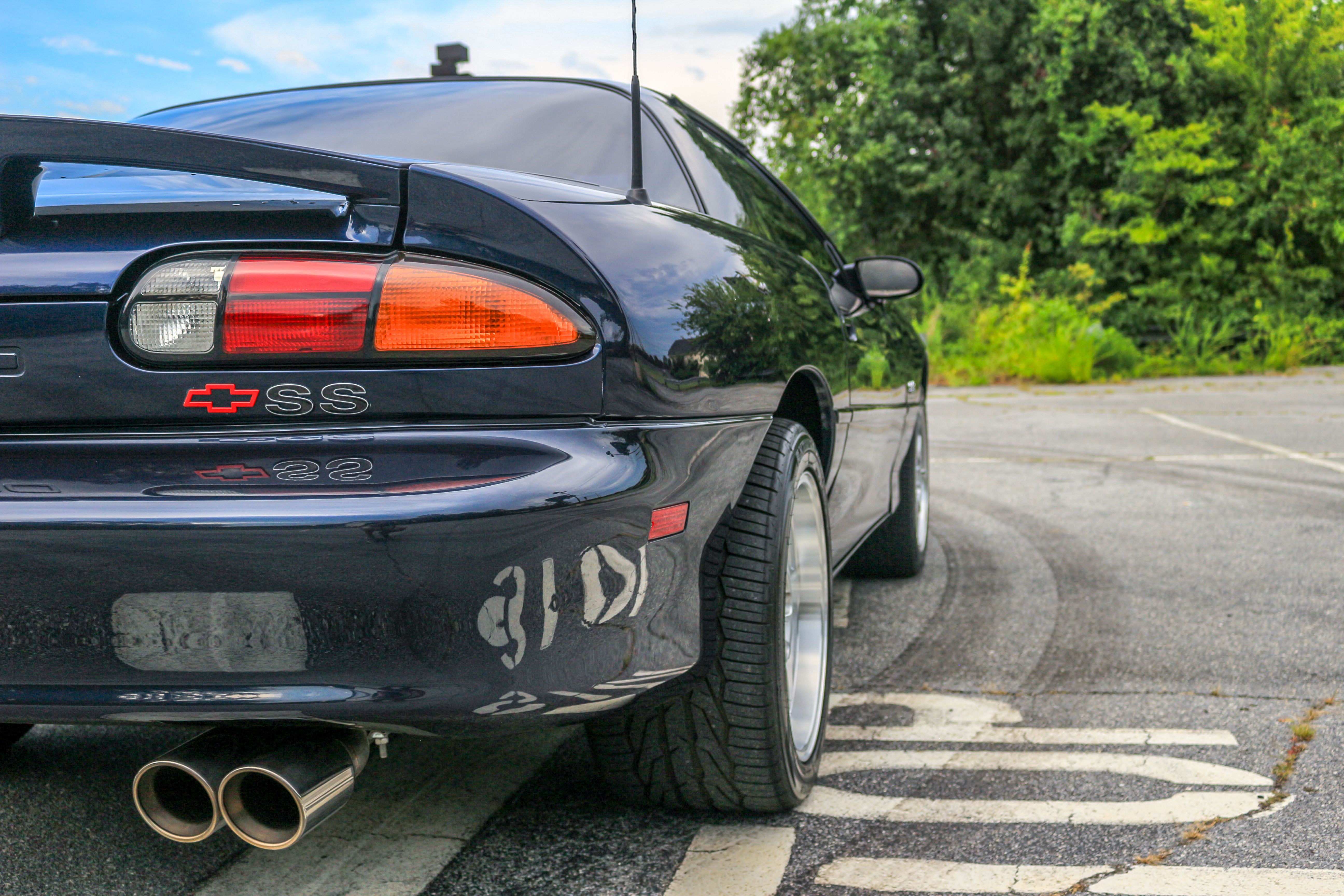Used 2001 Chevrolet Camaro Z28 w/ SS Performance/Appearance Pkg RWD image 8