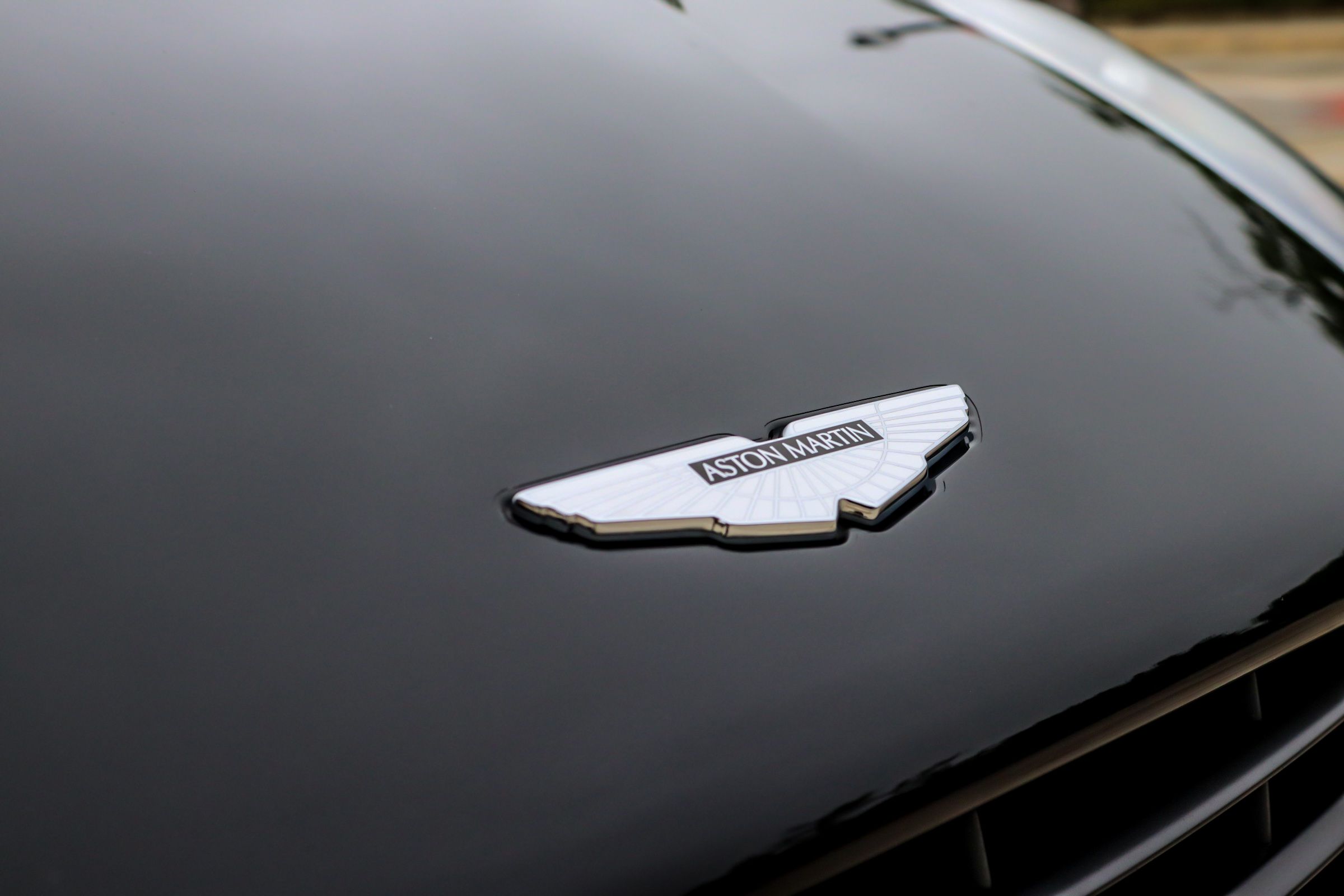 Used 2015 Aston Martin Vanquish Volante RWD image 10