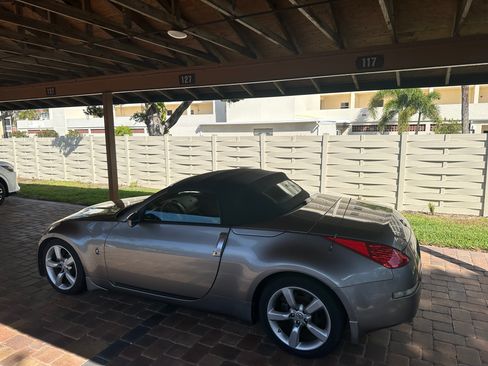 Used 2008 Nissan 350Z Touring RWD image 18