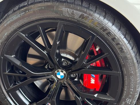 Used 2023 BMW M550i xDrive w/ Dynamic Handling Package image 2