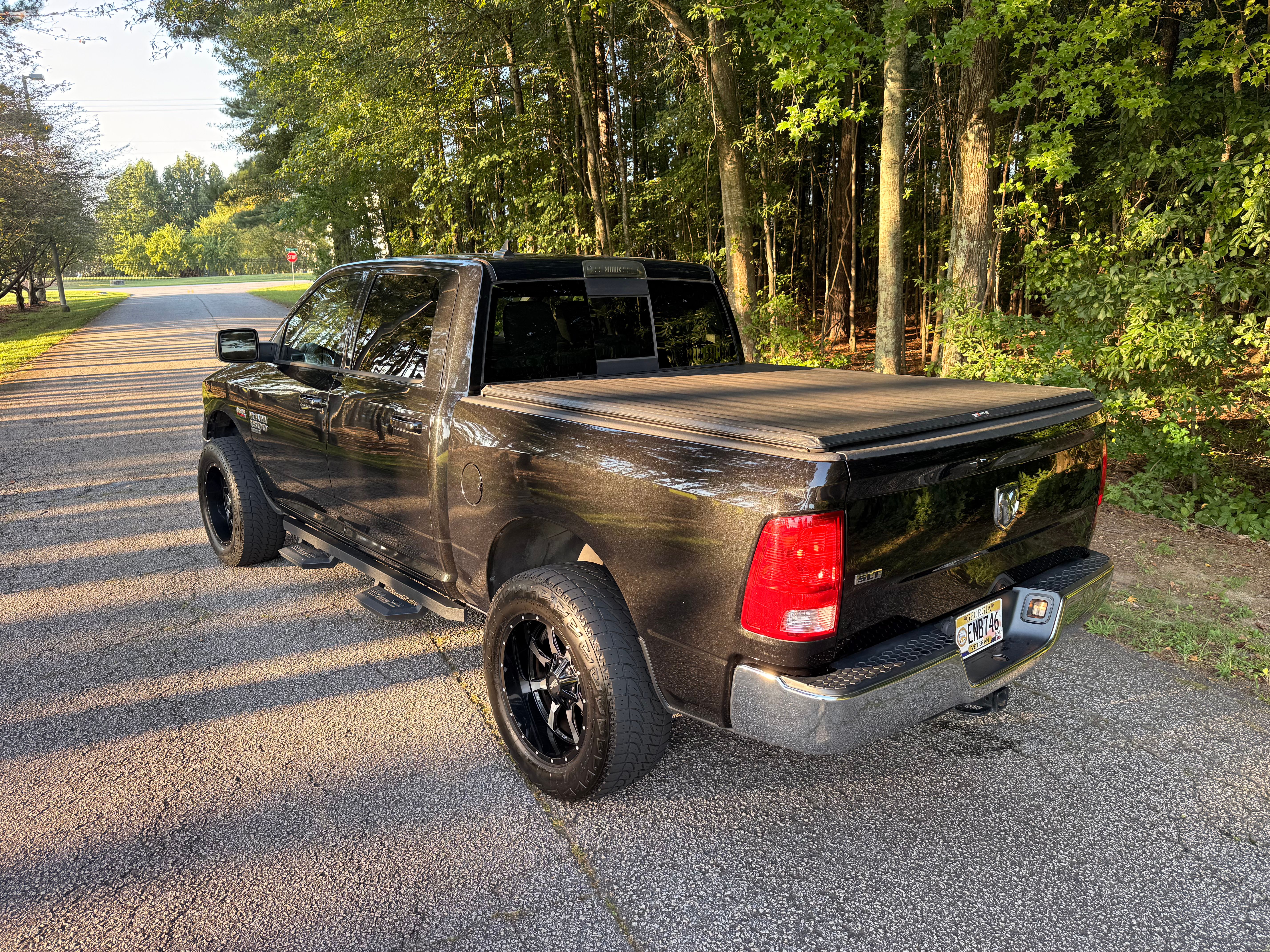 Used 2019 RAM 1500 Classic SLT w/ Luxury Group RWD image 6