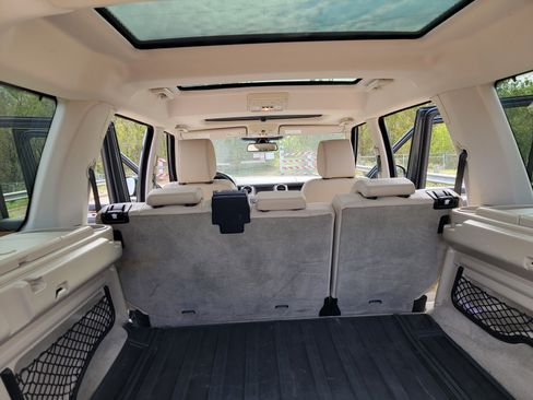 Used 2016 Land Rover LR4 HSE image 18