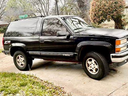 Used 1996 Chevrolet Tahoe 4WD 2-Door image 1