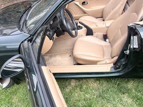 Used 2002 MAZDA MX-5 Miata LS image 11