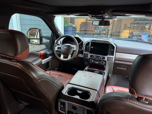 Used 2022 Ford F250 King Ranch w/ King Ranch Ultimate Package image 5