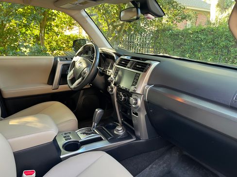 Used 2021 Toyota 4Runner SR5 Premium image 13