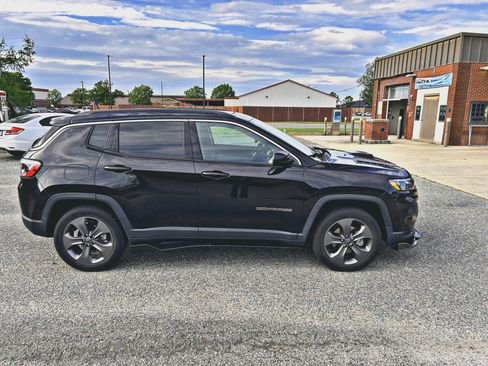 Used 2022 Jeep Compass Latitude w/ Sun and Sound Group image 5