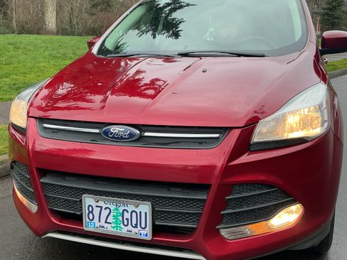 Used 2014 Ford Escape SE w/ Equipment Group 201A image 1