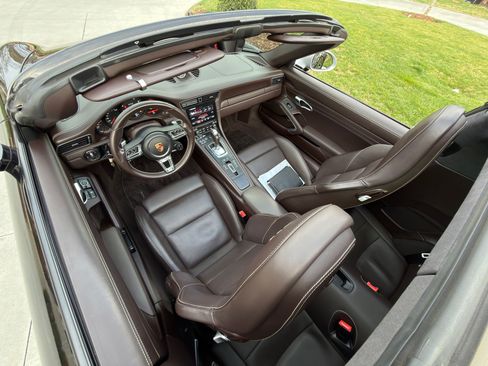 Used 2019 Porsche 911 Targa 4 GTS image 2