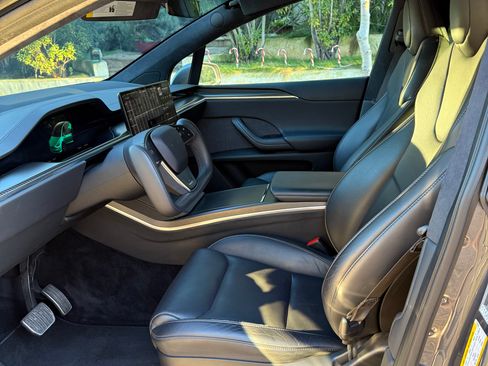 Used 2022 Tesla Model X Plaid image 30