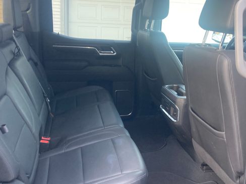 Used 2022 GMC Sierra 1500 SLT w/ SLT Convenience Package image 6