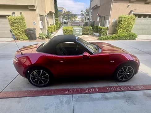 Used 2023 MAZDA MX-5 Miata Grand Touring RWD image 4