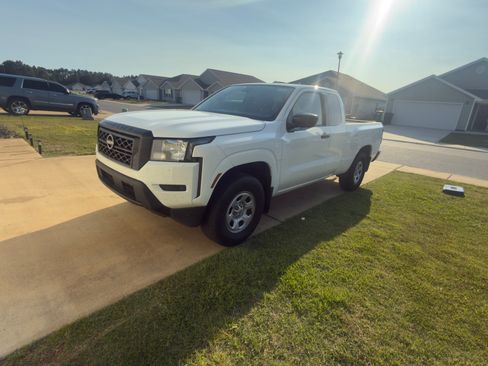 Used 2023 Nissan Frontier S w/ Technology Package AWD/4WD image 7