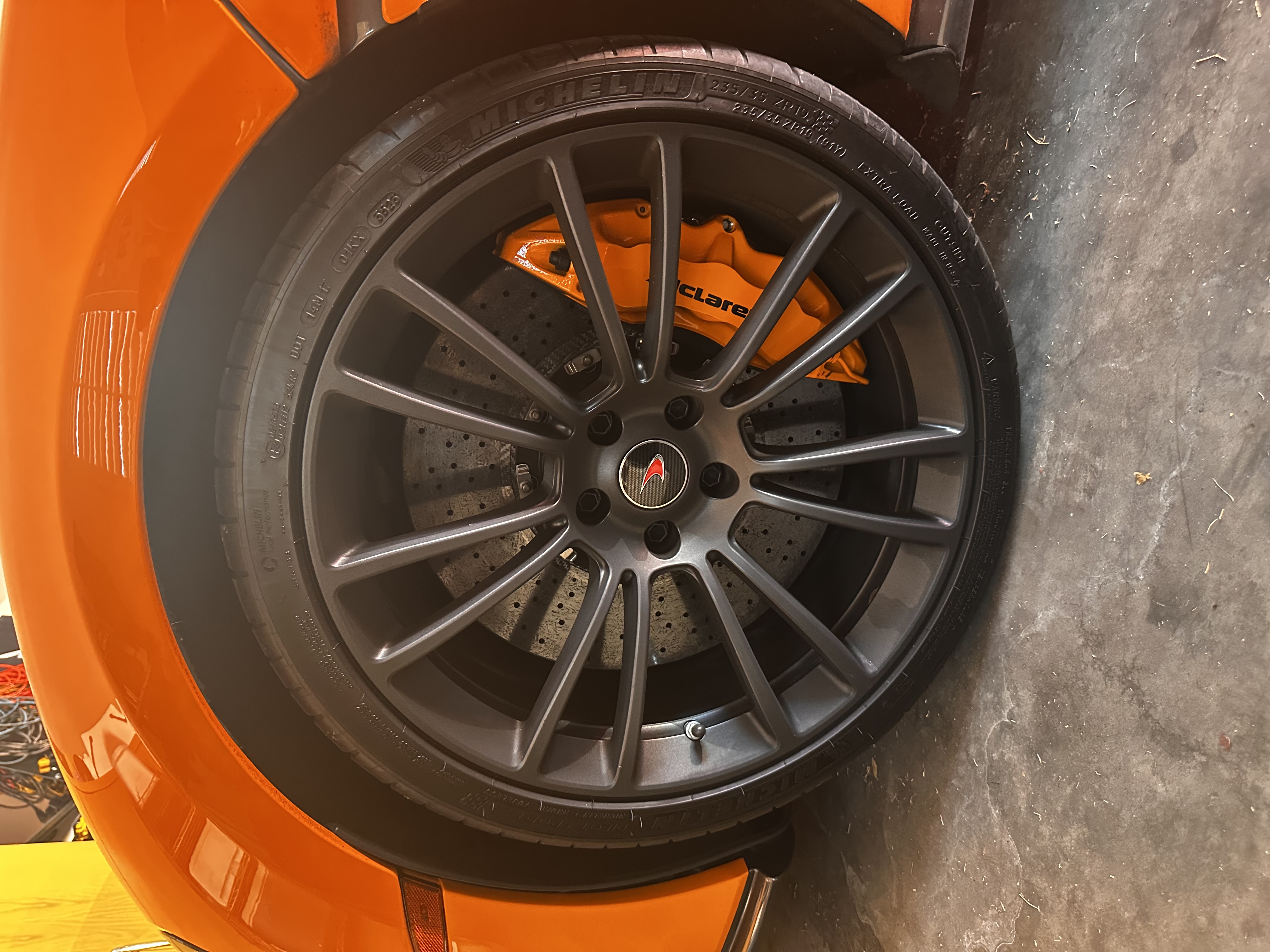 Used 2017 McLaren 570S Coupe RWD image 13