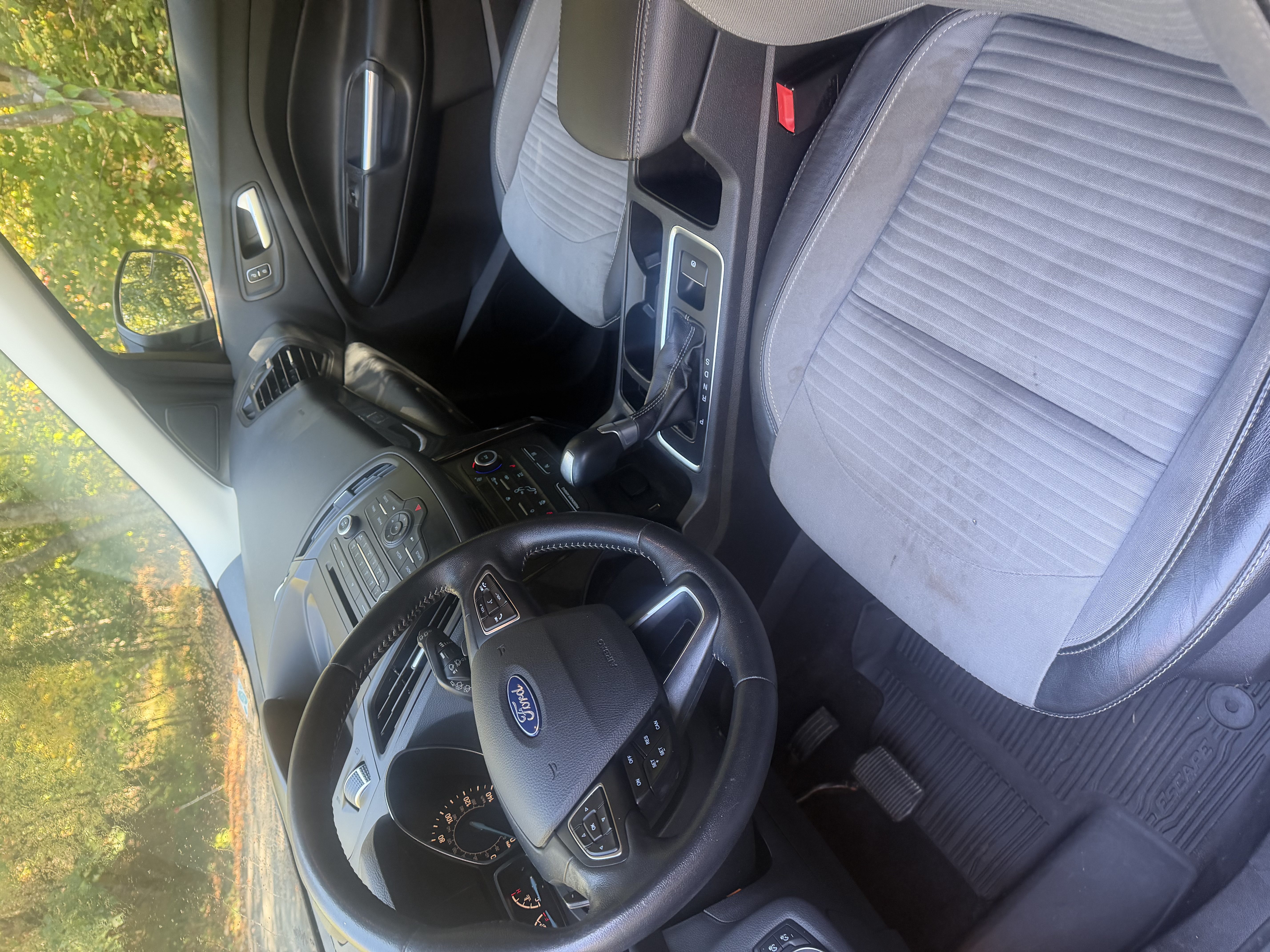 Used 2018 Ford Escape SE w/ SE Sport Appearance Package AWD/4WD image 6