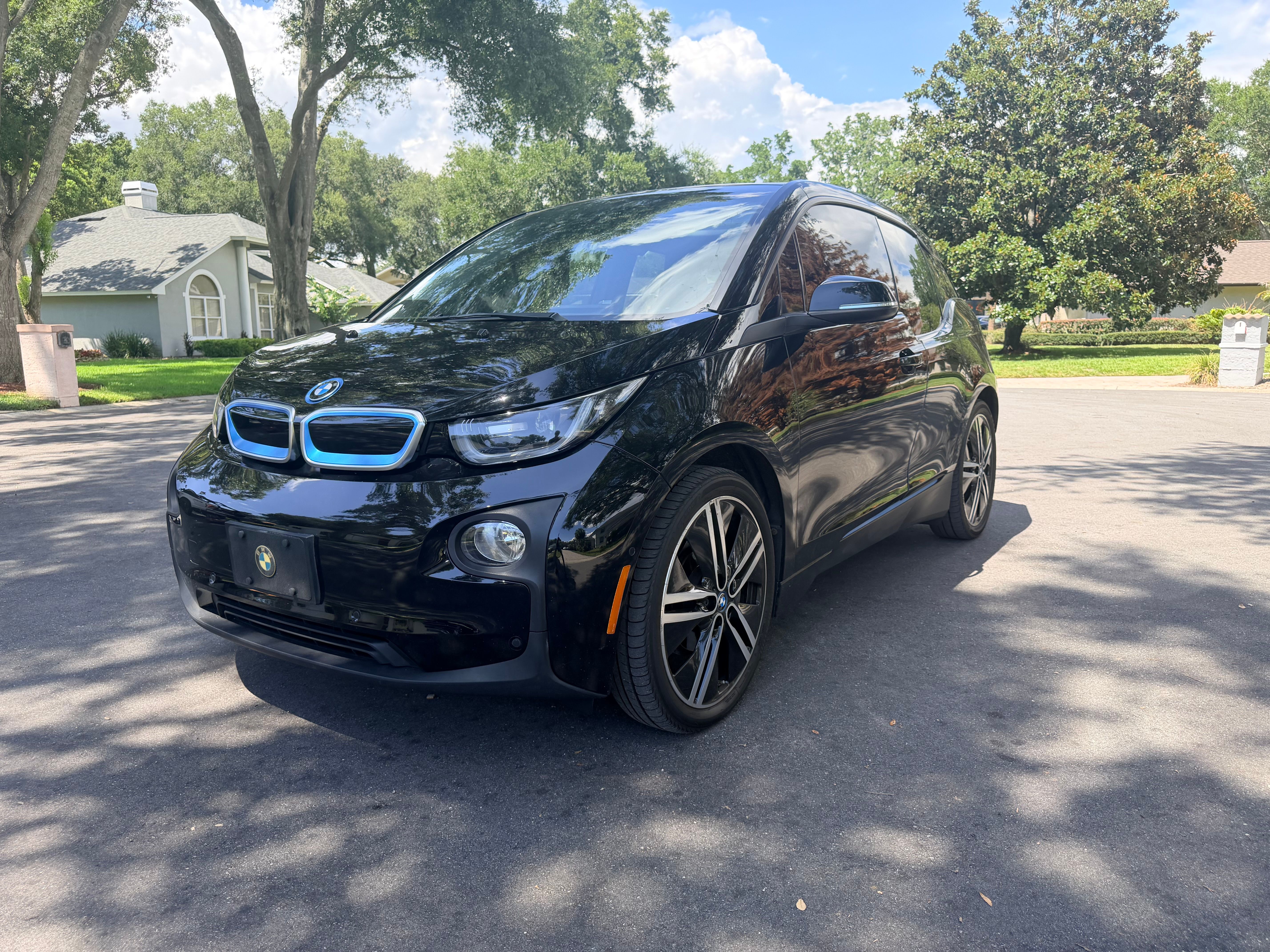 Used 2017 BMW i3 w/ Range Extender RWD image 1