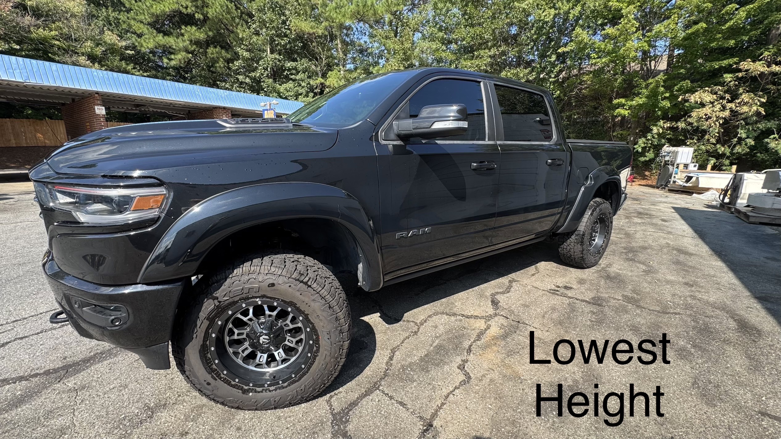 Used 2020 RAM 1500 Limited w/ Black Appearance Package AWD/4WD image 4
