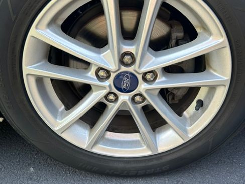 Used 2017 Ford Focus SE w/ Cold Weather Package FWD image 25
