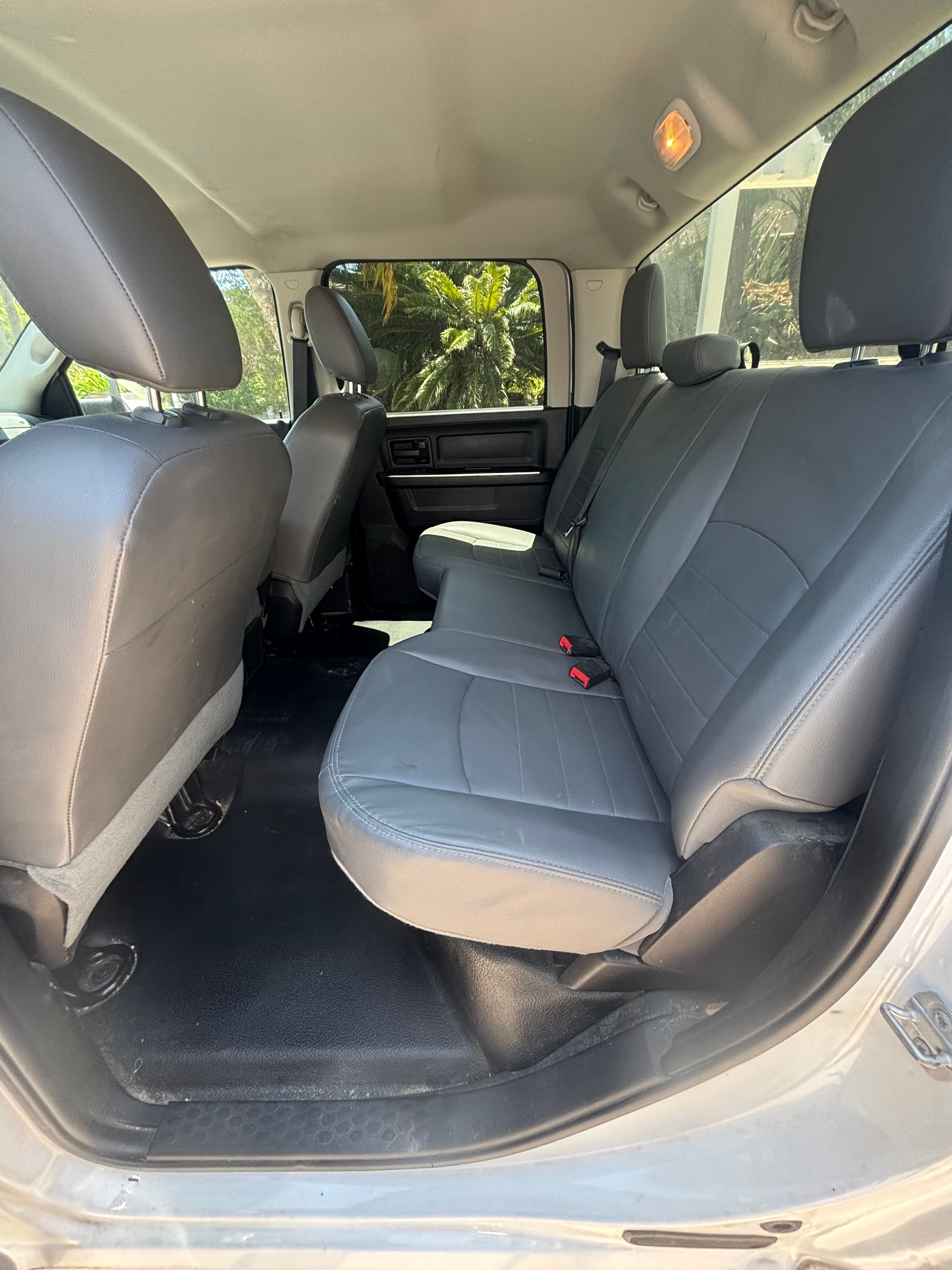 Used 2016 RAM 3500 Tradesman w/ Chrome Appearance Group RWD image 13