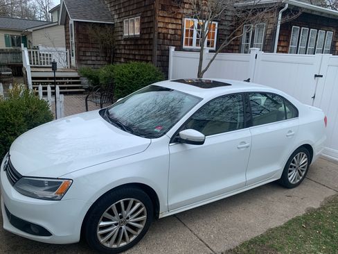 Used 2014 Volkswagen Jetta SEL FWD image 1