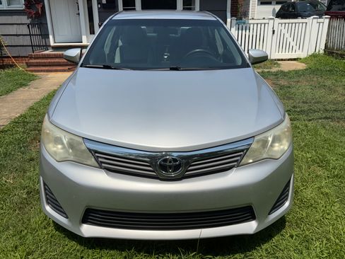 Used 2014 Toyota Camry FWD image 4