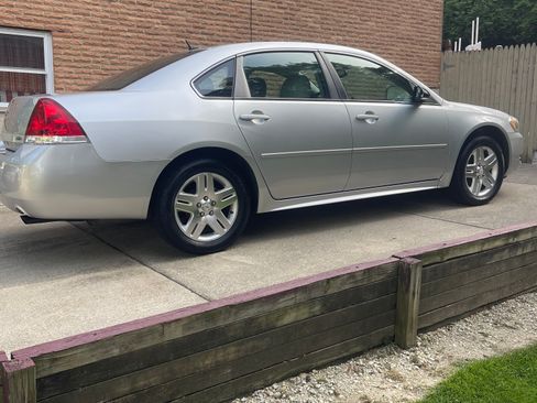 Used 2014 Chevrolet Impala LT w/ LT Sunroof Package FWD image 5