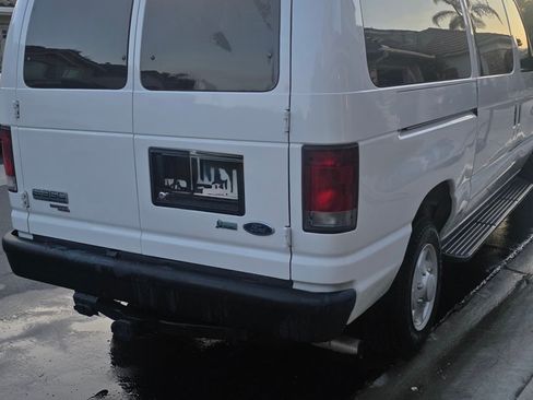Used 2009 Ford E-350 and Econoline 350 XL RWD image 5