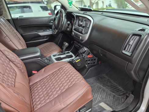 Used 2018 Chevrolet Colorado ZR2 image 17