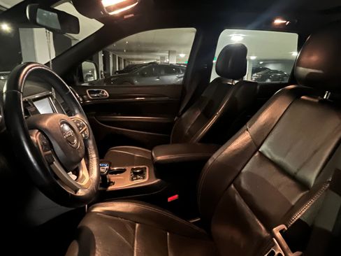 Used 2014 Jeep Grand Cherokee Limited w/ Luxury Group II image 8