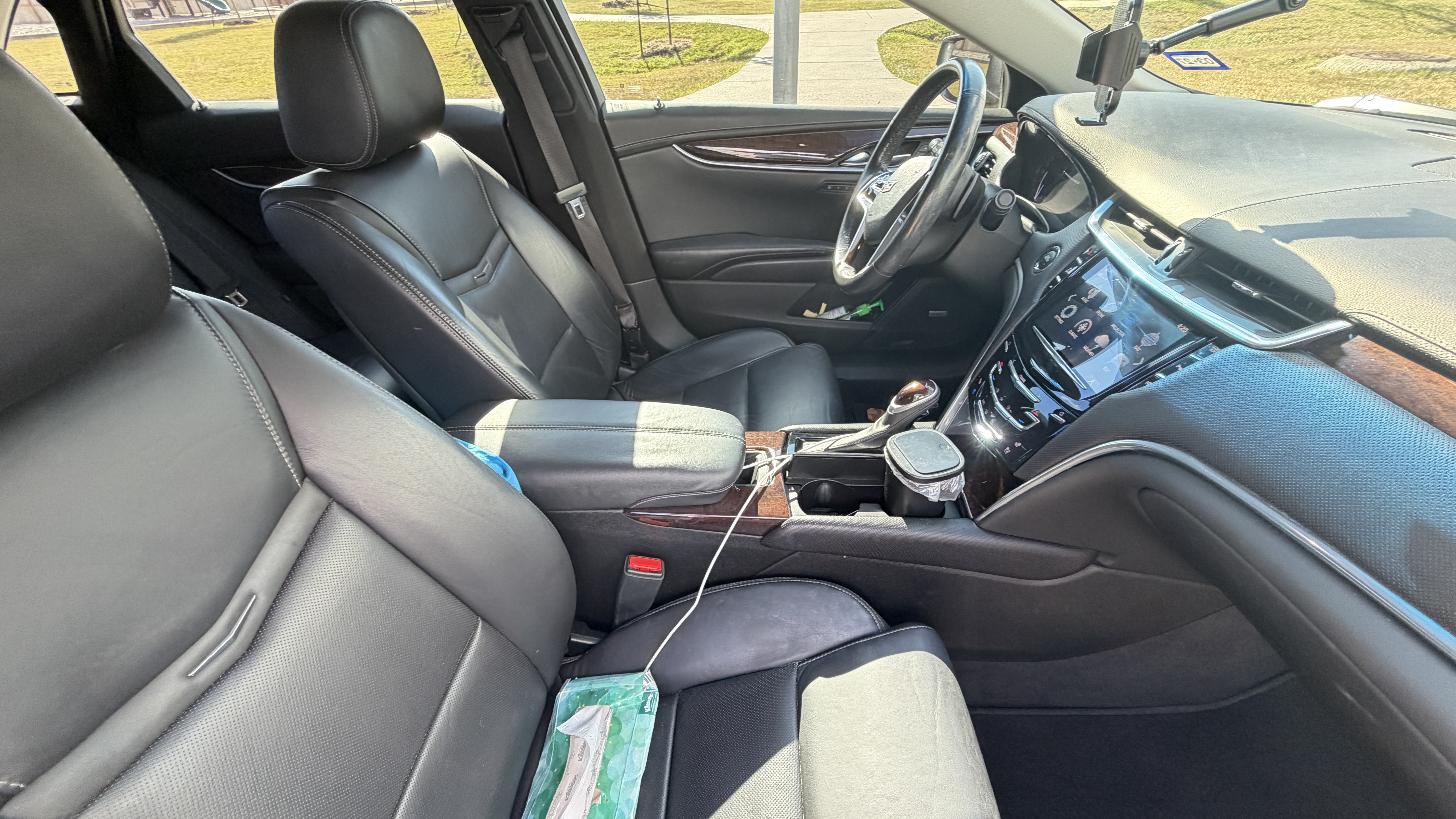 Used 2017 Cadillac XTS Luxury w/ Driver Awareness Package FWD image 9