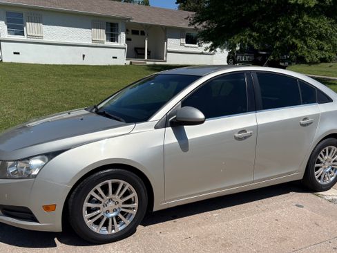 Used 2014 Chevrolet Cruze Eco FWD image 1