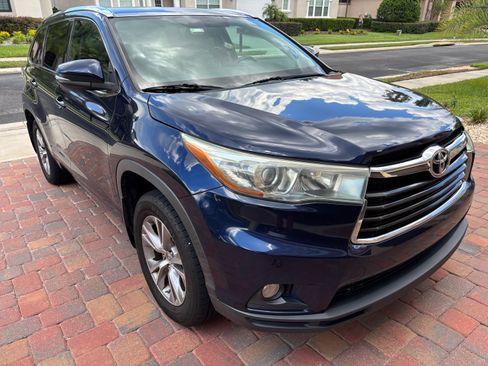 Used 2015 Toyota Highlander XLE AWD/4WD image 9