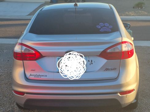 Used 2019 Ford Fiesta SE image 4