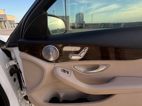 Used 2017 Mercedes-Benz C 300 4MATIC Sedan image 10