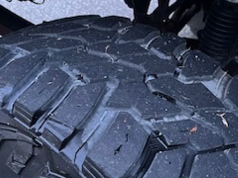 Used 2005 Ford Excursion XLT image 12