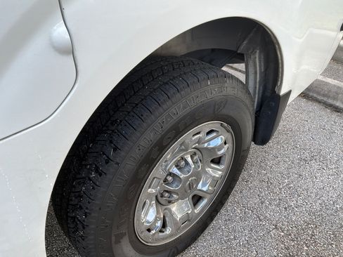 Used 2014 Nissan NV 2500 SV w/ V6 Appearance Package image 13