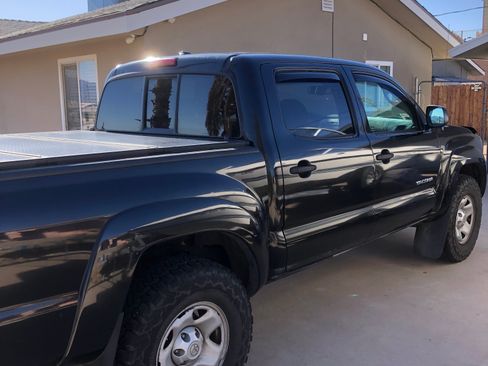 Used 2010 Toyota Tacoma PreRunner image 4