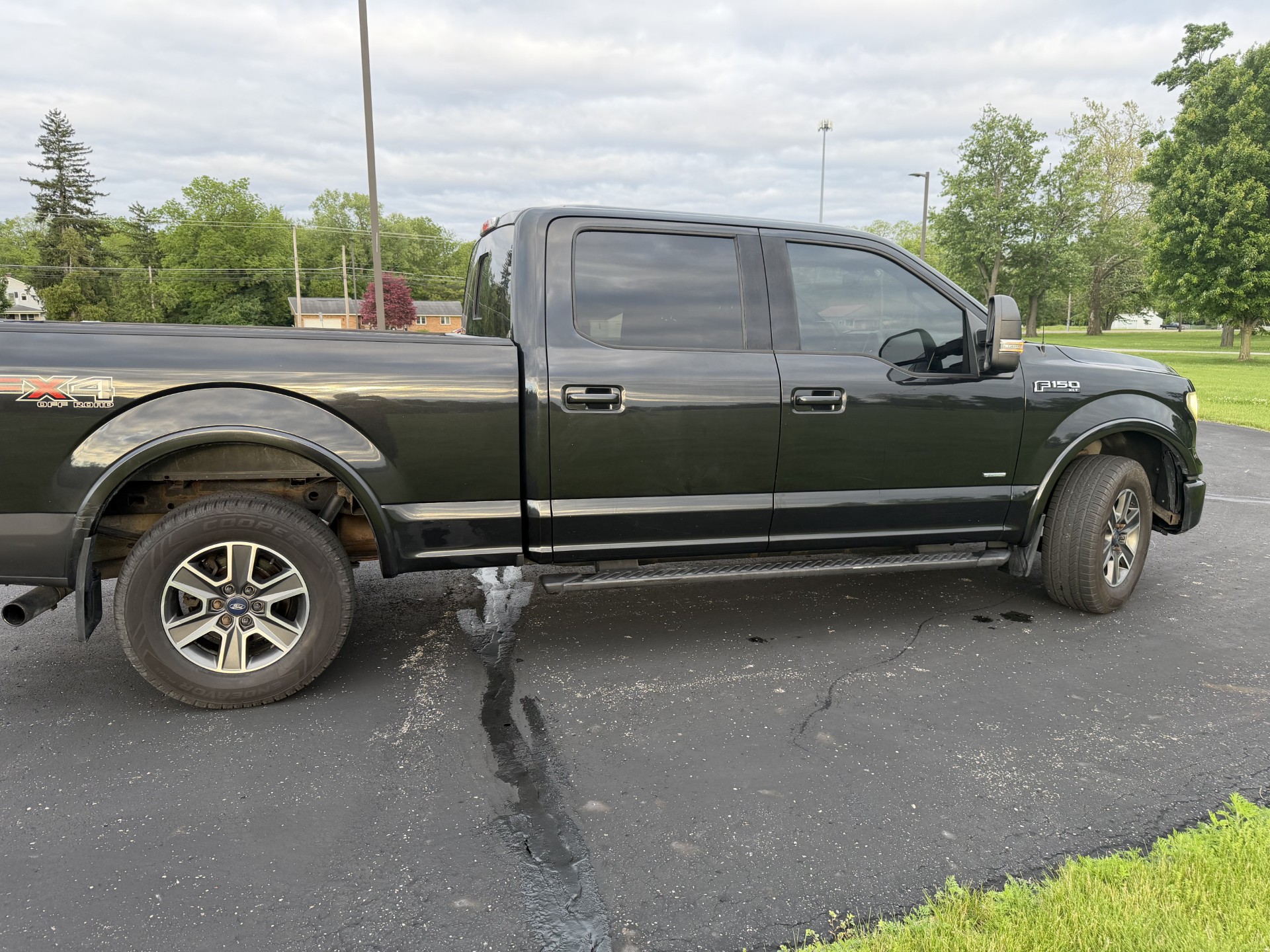 Used 2015 Ford F150 XLT w/ Equipment Group 302A Luxury AWD/4WD image 2