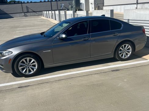 Used 2014 BMW 528i xDrive Sedan AWD/4WD image 1